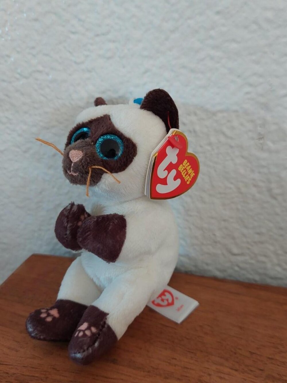Ty Beanie Boo's babies wendy the Siamese Cat with blue eyes and brown markings